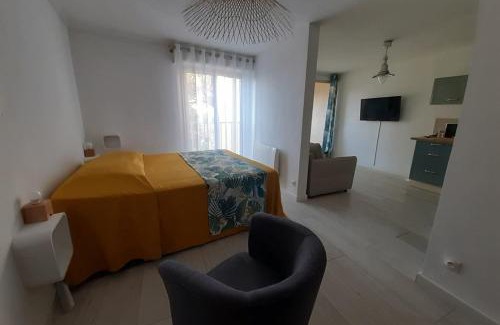 La Seyne-sur-Mer Apartamento | Modern studio with balcony in La Seyne-sur-Mer