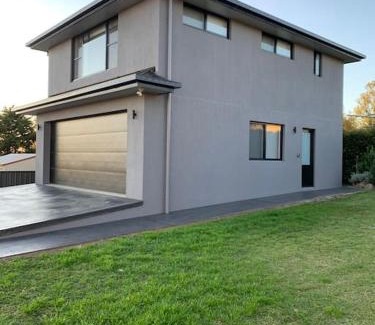 Guyra Apartamento | Modern studio with fabulous views