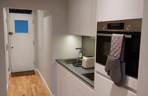 Southgate Green Apartamento | Modern studio with high speed WiFi.