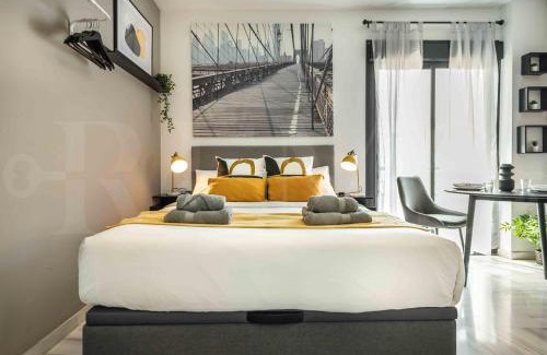 El Molinillo Apartamento | Modern Studio with Private Rooftop Terrace by REMS