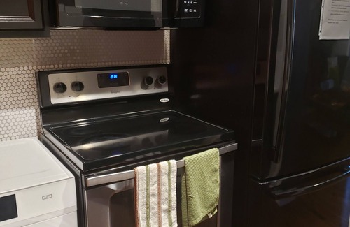 Corryville Apartamento | Modern Style and Comfort near UC
