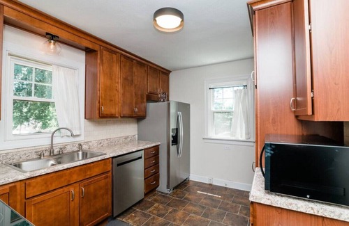 Jefferson City Casa | Modern Style & Charm on Hayselton