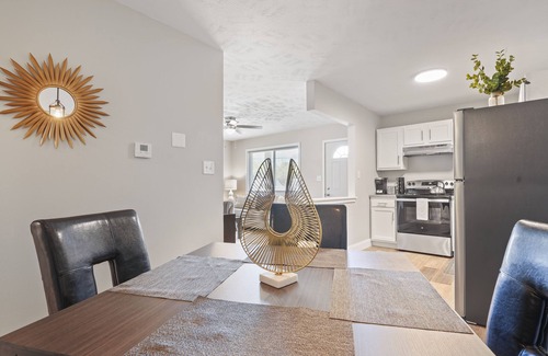 Springfield Apartamento | Capital City Retreat: Idyllic 2BD, 1BA Gem in Springfield Medical District!