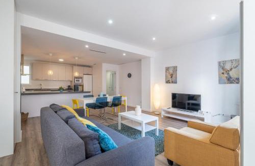 Jesus Apartamento | Modern, Stylish Apartment with balcony