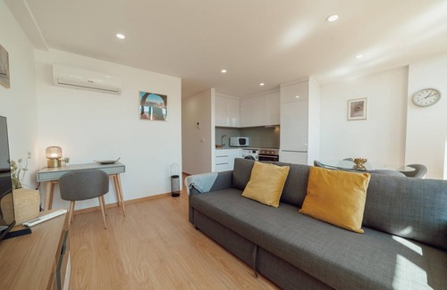Campanha Apartamento | Modern Stylish Apartment II by Vacationy
