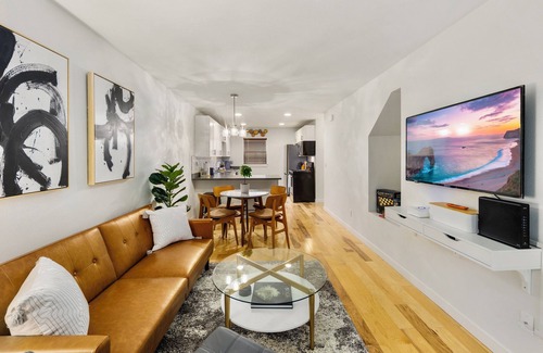Cedar Heights Casa | Modern & Stylish Getaway - 3BR, Pet-Friendly