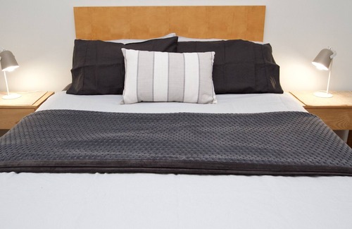 Shortland Casa | Modern Stylish Townhouse 1