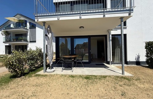 Unteruhldingen Apartamento | Modern Suite Happiness with covered terrace near the lake and beach in Uhldinge