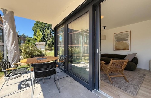 Unteruhldingen Apartamento | Modern Suite Happiness with covered terrace near the lake and beach in Uhldinge