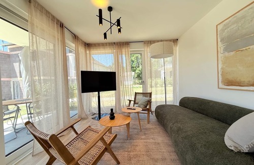 Unteruhldingen Apartamento | Modern Suite Happiness with covered terrace near the lake and beach in Uhldinge