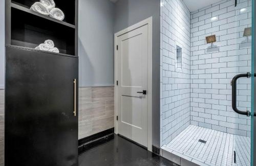 Downtown Nashville Apartamento | Modern Suite 6BR by Maddox Hotel