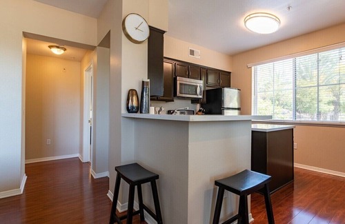 Valencia Apartamento | This apartment is a 2 bedroom(s), 2 bathrooms, located in Santa Clarita, CA.