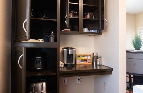Valencia Apartamento | This apartment is a 2 bedroom(s), 2 bathrooms, located in Santa Clarita, CA.