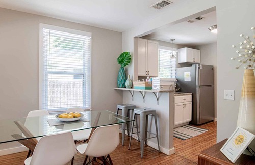 South Pensacola Casa | Modern Sunshine
