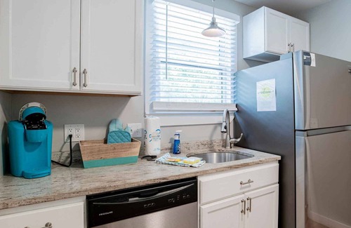 South Pensacola Casa | Modern Sunshine