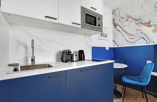 18th Arrondissement Apartamento | Modern Sutdio for 2 With A/C - Near Montmartre
