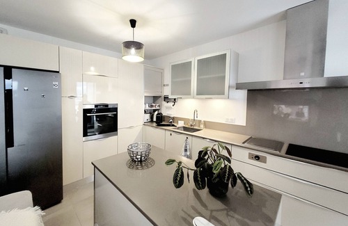 La Jetee Apartamento | Moderno T3 con aire y wifi, cerca del puerto y mar, garaje cerrado