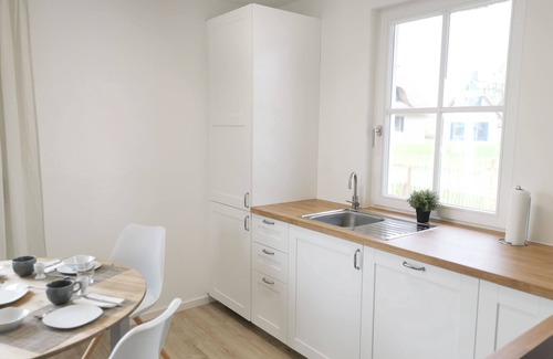 Zierow Casa | Moderna y clásica casa de caña Elve; con sauna y terraza