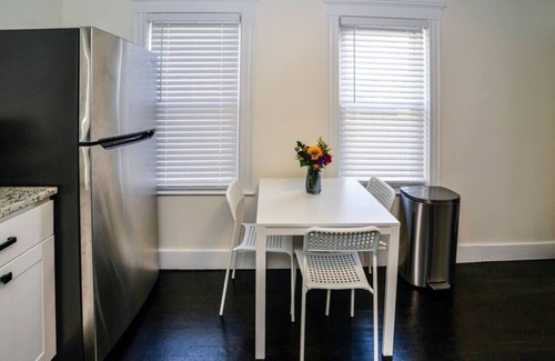 Stoneham Condominio | Modern Three Bedroom Condo - Near Boston