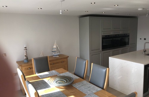 Beadnell Casa | Tres habitaciones con vistas al mar.