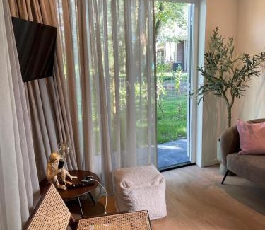 Heinkenszand Chalet De Esquí | Modern Tiny House Sari in Zeeland near the sea