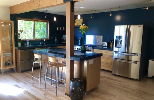 Topanga Casa | Modern Topanga View Home, Family Friendly, 15 min From Beach