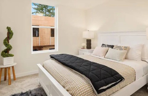 Burien Apartamento | Modern Townhome in Burien WA