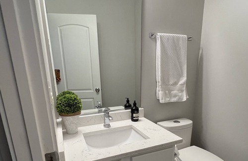 Elgin Casa | Modern Townhome with a theater room & gym area
