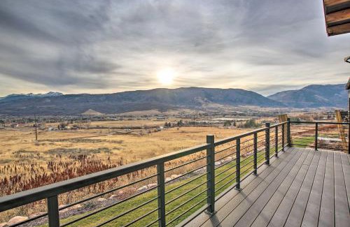 Eden Casa | Modern Townhome with Mtn Views Less Than 7 Mi to Ski Resorts