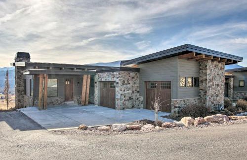 Eden Casa | Modern Townhome with Mtn Views Less Than 7 Mi to Ski Resorts