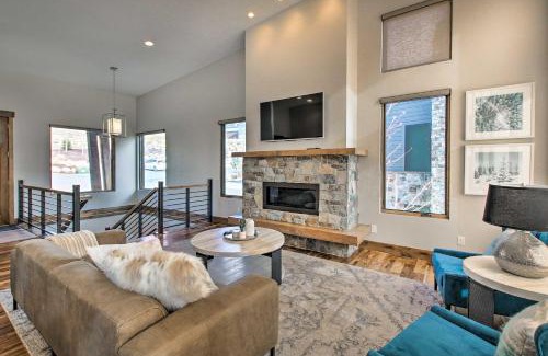 Eden Casa | Modern Townhome with Mtn Views Less Than 7 Mi to Ski Resorts