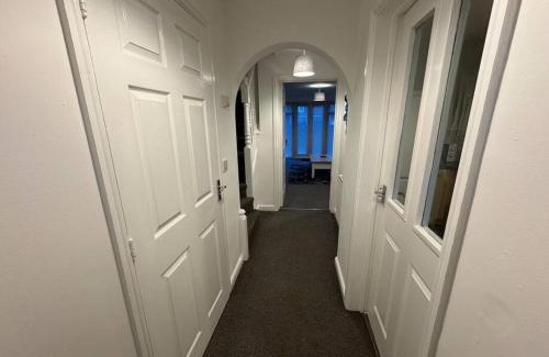 Wellingborough Casa | Modern TownHouse - 3 bed 2.5 bath 2 Private Gated Parking