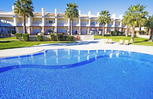 Albufeira Chalet De Esquí | Modern Townhouse with Sea & Pool View