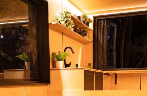 Hornsby Apartamento | Modern, Tranquil Container House