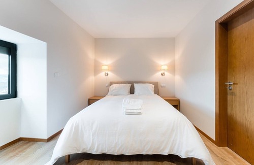 Fareja Apartamento | Modern tranquility in Gémeos