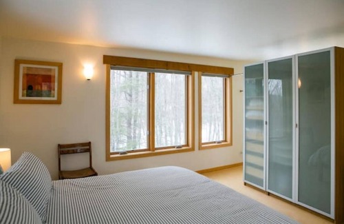 Merrillan Cabina | modern “treehouse” retreat for friends & family