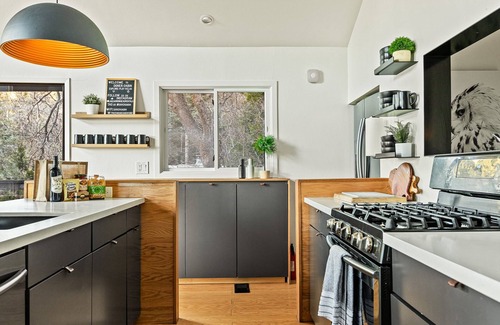 Arrowhead Villas Casa | Modern Treetop Cabin by Lake Arrowhead Village