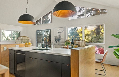 Arrowhead Villas Casa | Modern Treetop Cabin by Lake Arrowhead Village