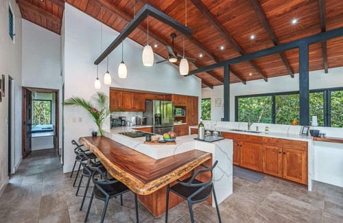 Junquillal Casa | Modern Tropical 3BR House Surrounded by Nature