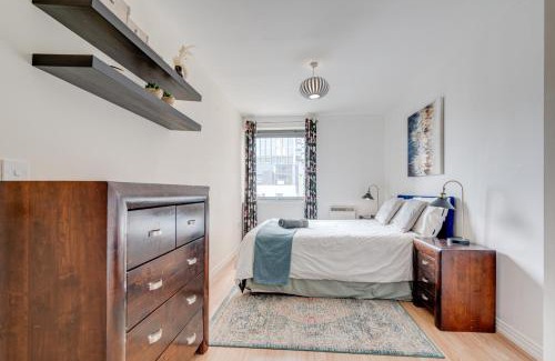 East Acton Apartamento | Modern two bed two bath opposite tube station