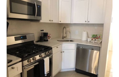 Ocean Hill Apartamento | Modern Two-Bedroom Apt close to Manhattan! Candy