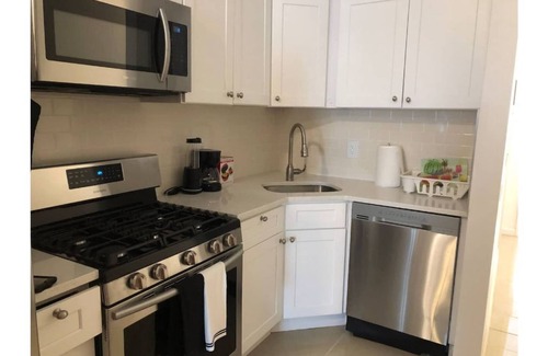 Ocean Hill Apartamento | Modern Two-Bedroom Apt Close to Manhattan Elegant