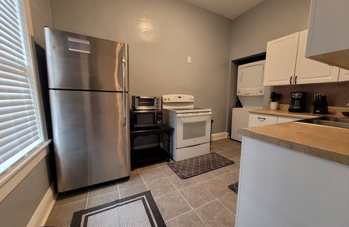 Lakeland Casa | MODERN TWO BEDROOM HOME!