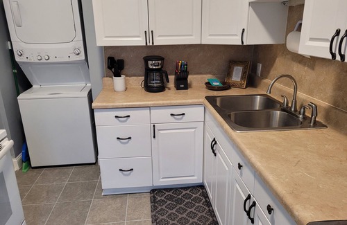 Lakeland Casa | MODERN TWO BEDROOM HOME!