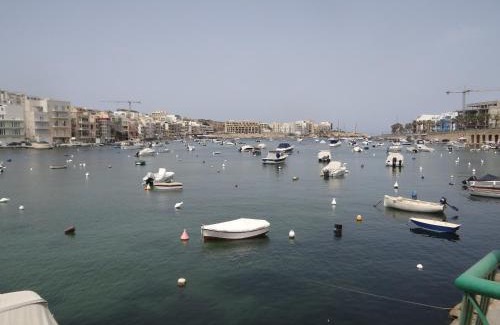Marsaskala Apartamento | Modern Two Bedroom Sea View Apartment