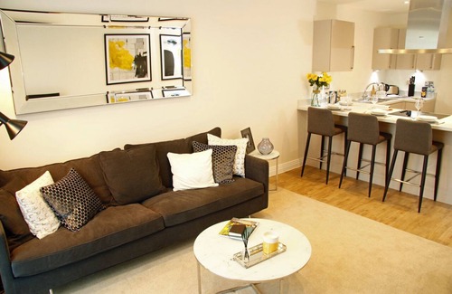 Welwyn Garden City Apartamento | Modern Two Bedroom in Welwyn Garden City