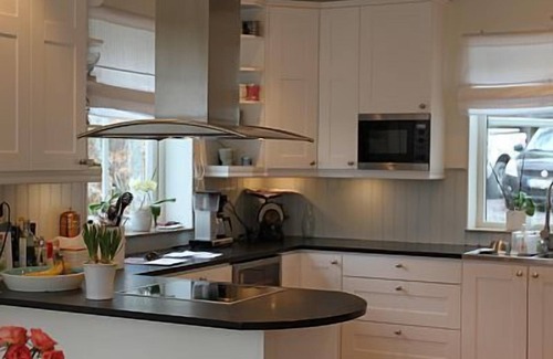 Varmdo Casa | Moderno chalet de dos pisos en el corazón del archipiélago