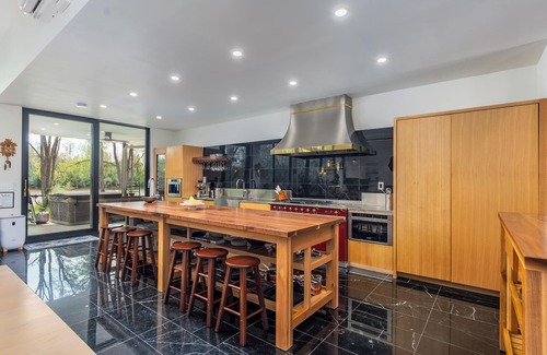 King Casa | Modern, Ultra-Luxurious, 5 BR/4.5 BA Home on a quiet wooded lake in Ann Arbor