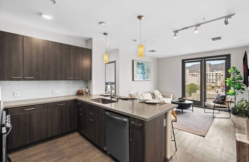 Downtown Apartamento | Modern - Universal Stdios/Americana 2BD2BTH APT