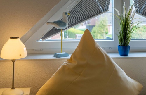 Westeraccumersiel Apartamento | Modern upper apartment Meerglück with infrared cabin